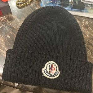 Moncler Skullie